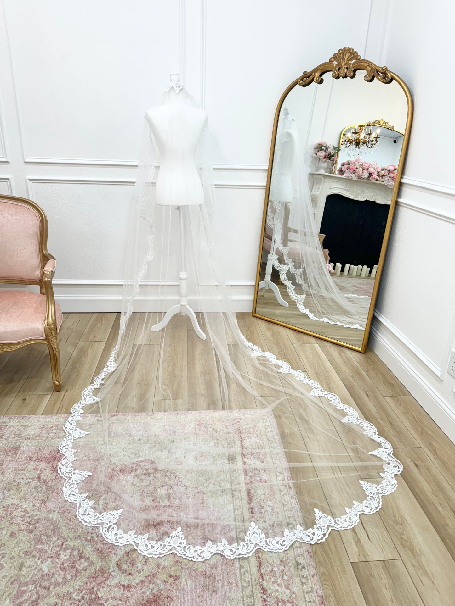 Sutton Lace Mantilla Veil