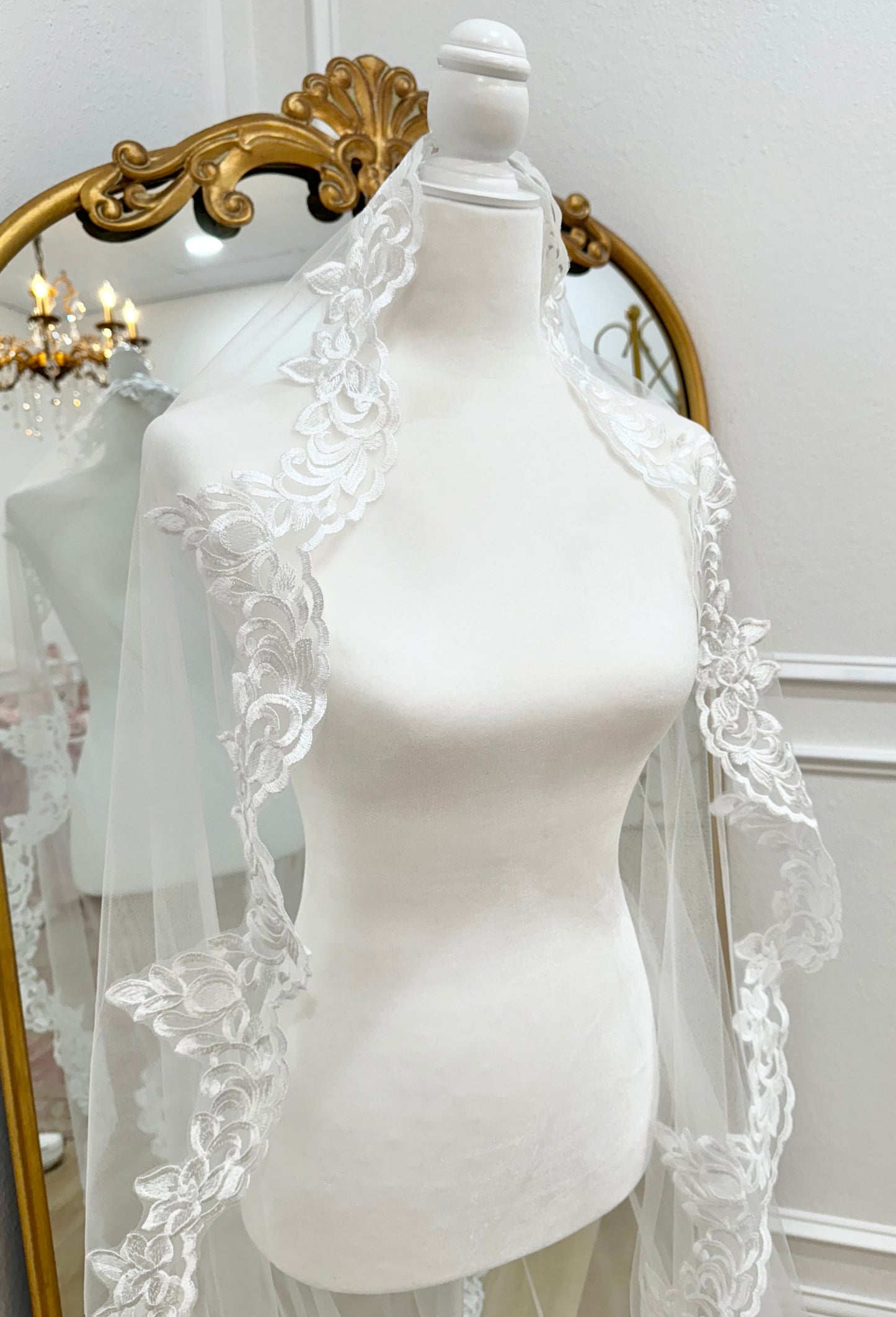 Sutton Lace Mantilla Veil