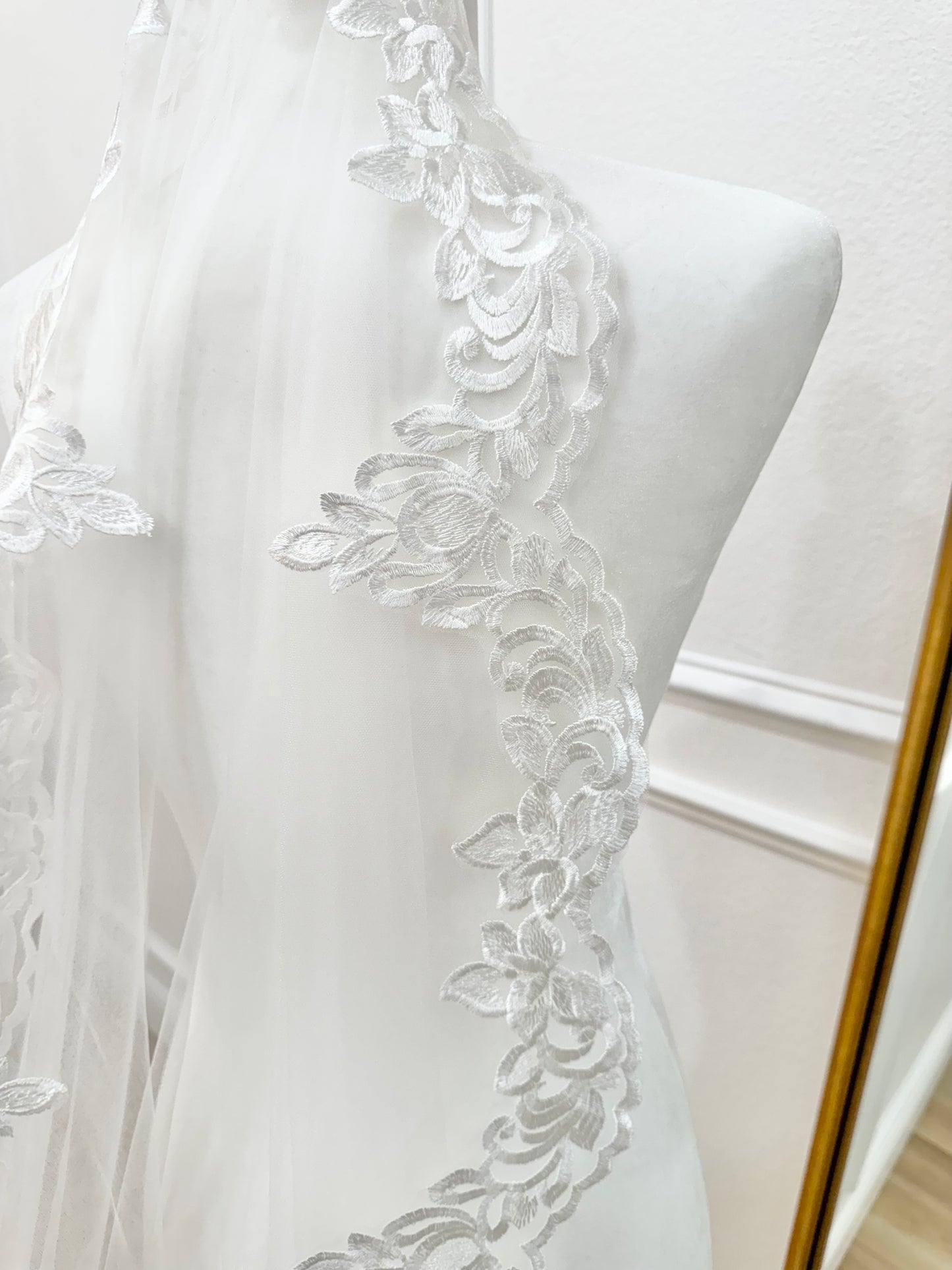 Sutton Lace Mantilla Veil