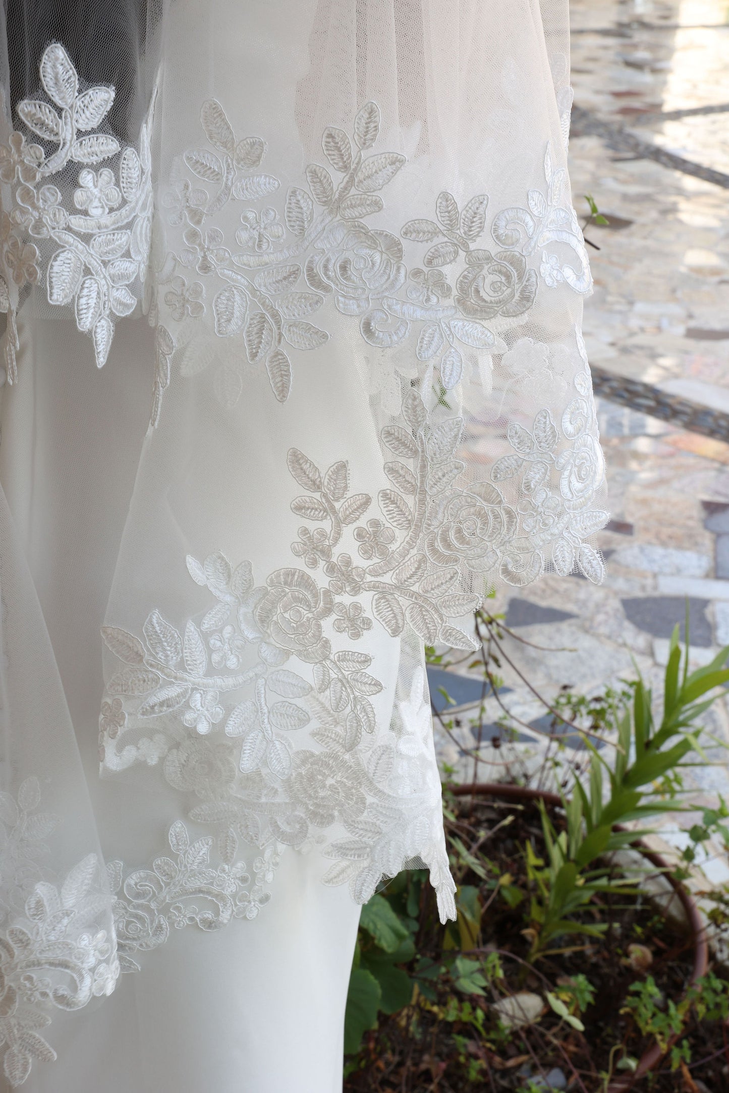 Rosie Floral Lace Veil