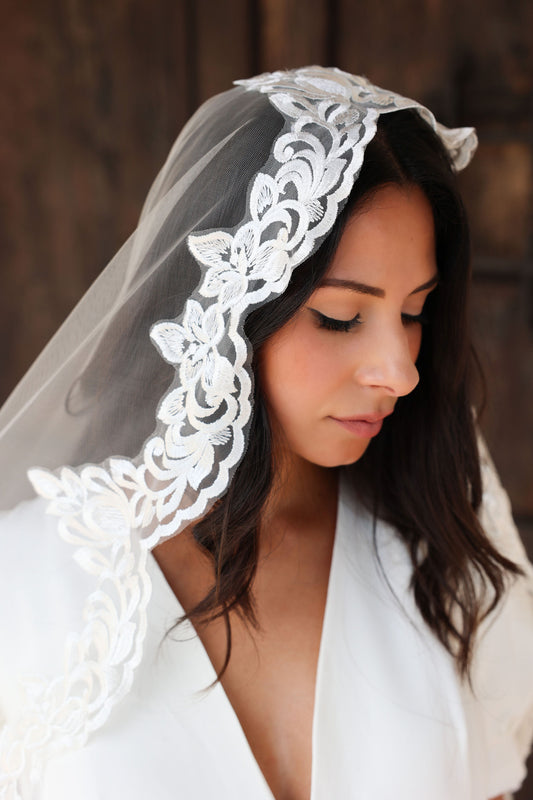 Sutton Lace Mantilla Veil