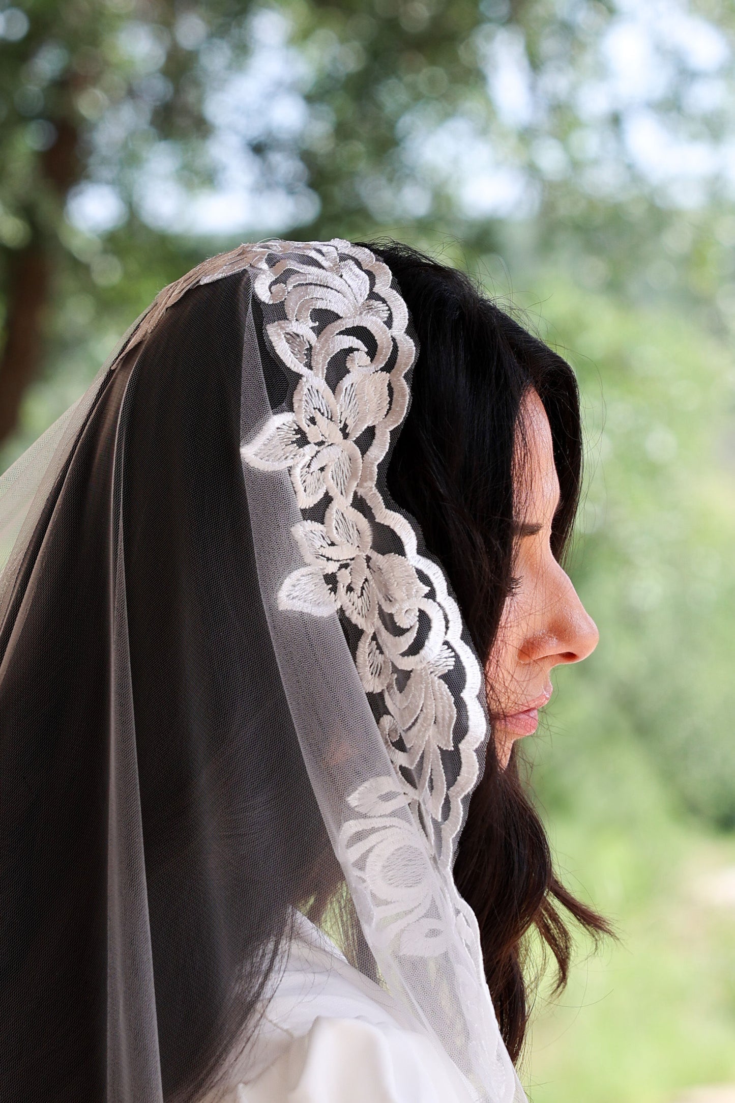 Sutton Lace Mantilla Veil