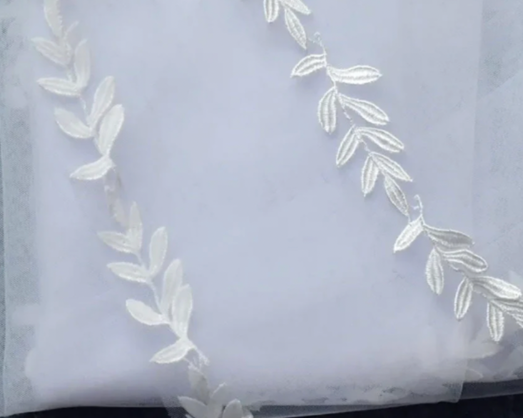 Olivia Leaf Trim Veil