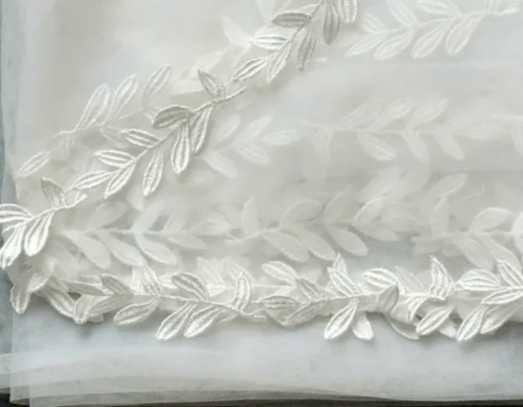 Olivia Leaf Trim Veil