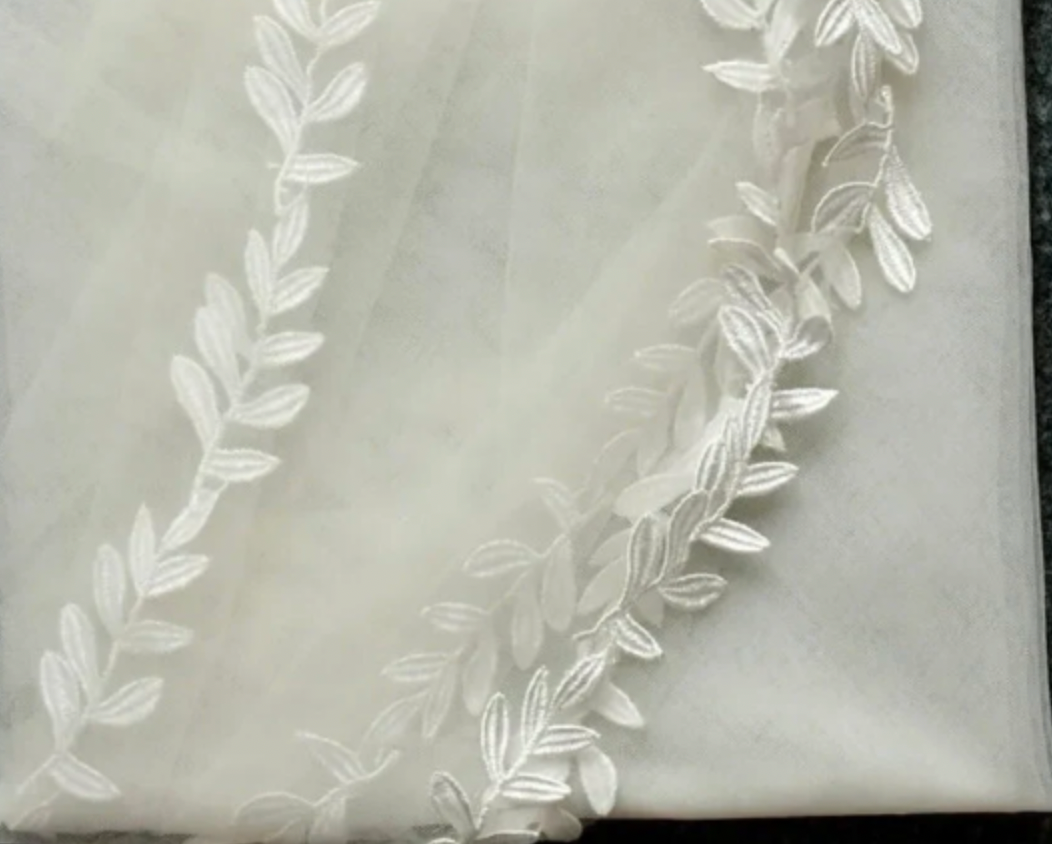 Olivia Leaf Trim Veil